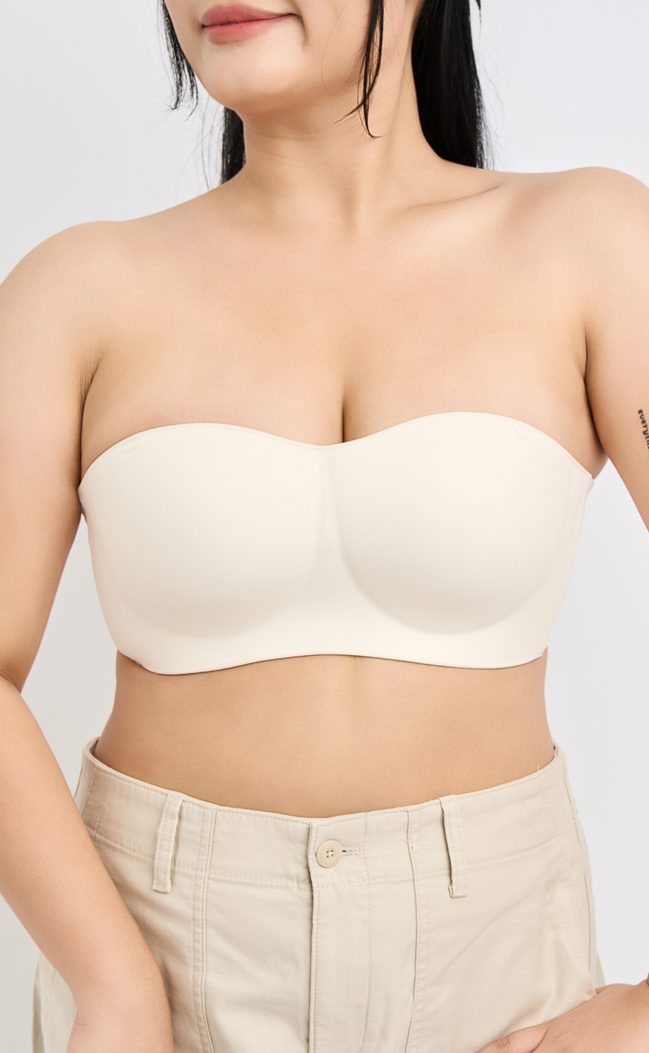 Curvy Plus+ •  Seamless Strapless Bra